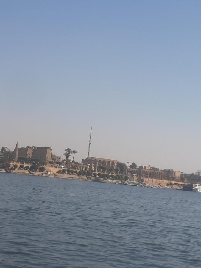 Nile Roof Hotel& Restaurant Luxor Exteriör bild