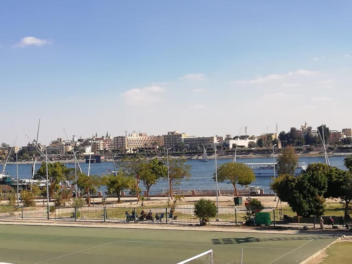 Nile Roof Hotel& Restaurant Luxor Exteriör bild